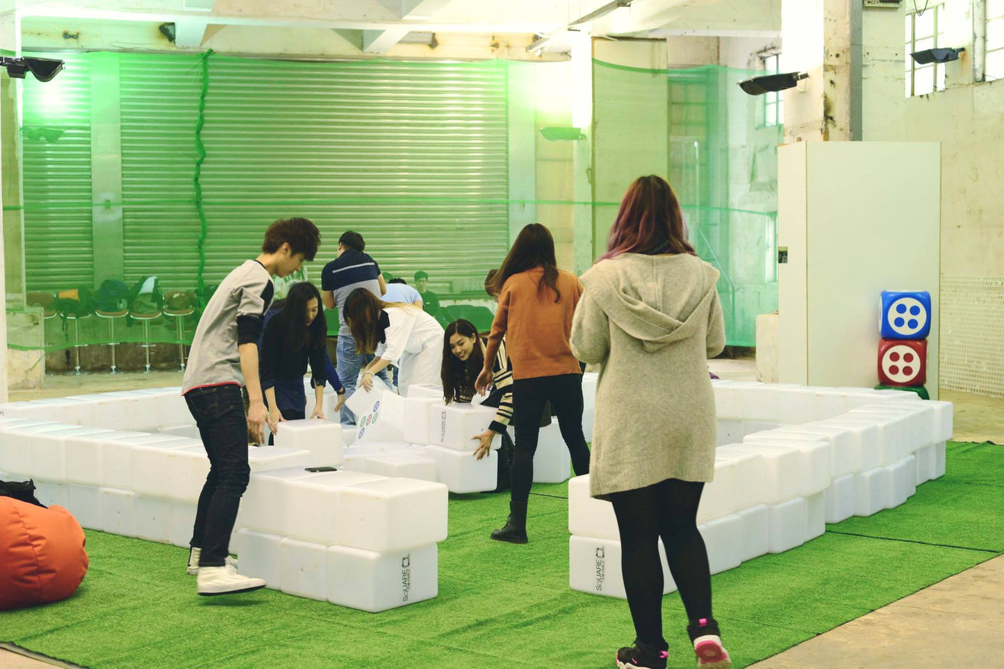 Playing Giant Mahjong as a Sport